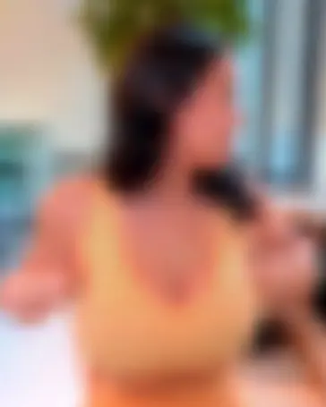 Lina, 23 Jahre — reife frauen in Germering